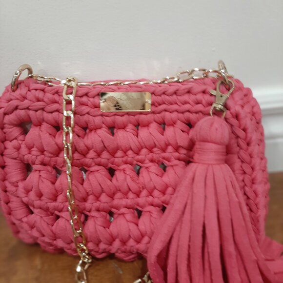 Coquette girl woven crochet style bag with tassle - Picture 2 of 10